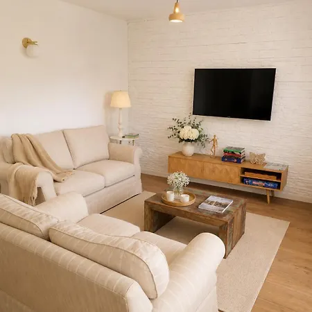 Lägenhet Flat - Walking Distance To The National Stadium
