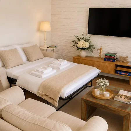 Flat - Walking Distance To The National Stadium Lejlighed